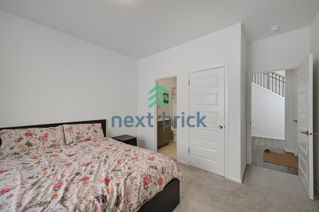 Building Photo - Spacious 5-Bed Retreat with 3.5 Baths in Beautiful Bothell – 2,989 Sq Ft of Comfort & Style!