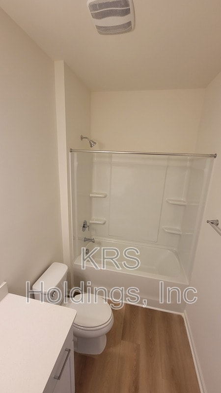 Building Photo - 841 Parc Townes Dr