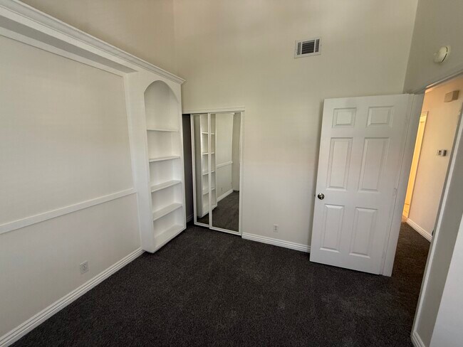 Building Photo - 28015 Sarabande Ln