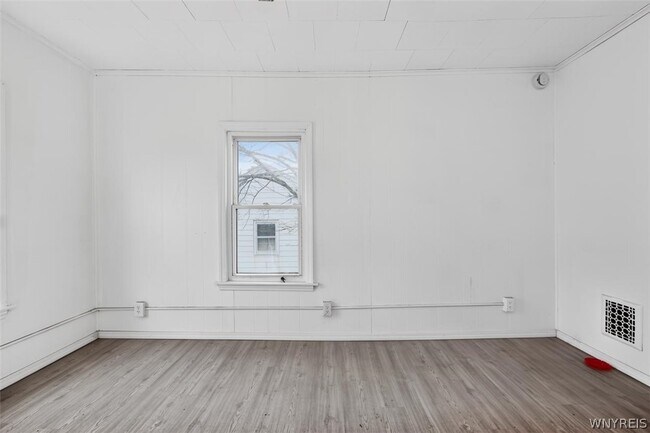 Building Photo - 609 22nd St