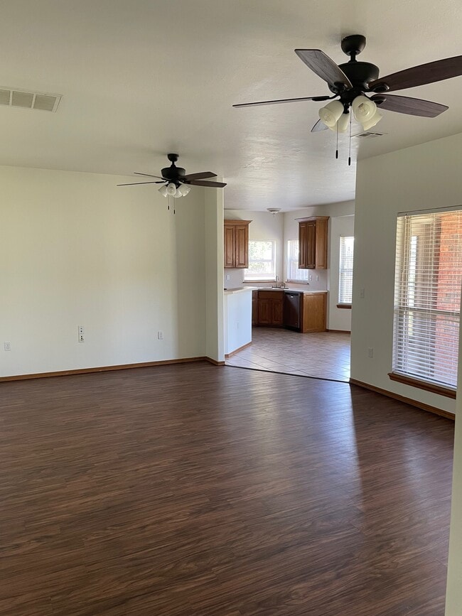 Building Photo - 813 N Harrison Ave