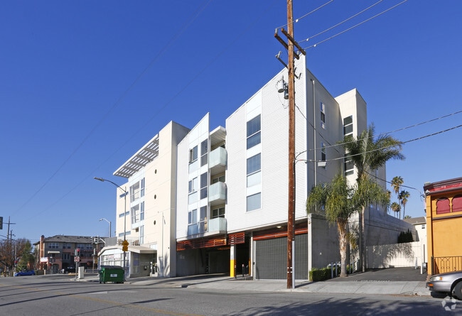 Building Photo - Gish Apartments