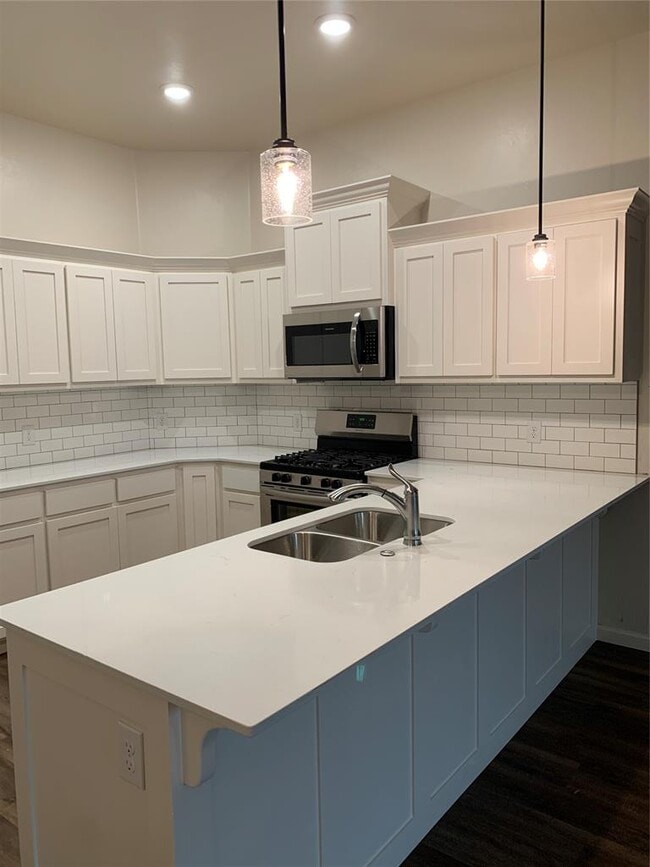 Building Photo - 3219 Enclave Pl