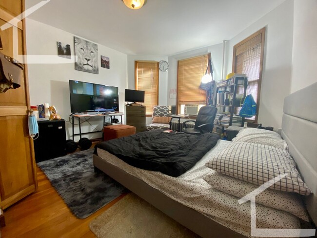 Building Photo - Great apt near Boston Landing! Allston/Bri...