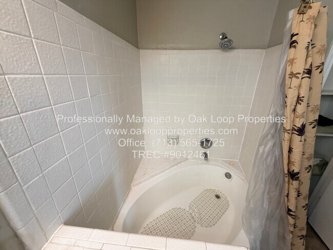 Building Photo - 726 Country Pl Dr