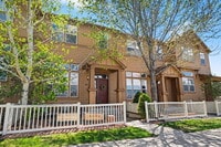 Building Photo - "Discover Your Dream Home: Spacious 3-Bedroom Townhouse in Scenic Castle Rock!"