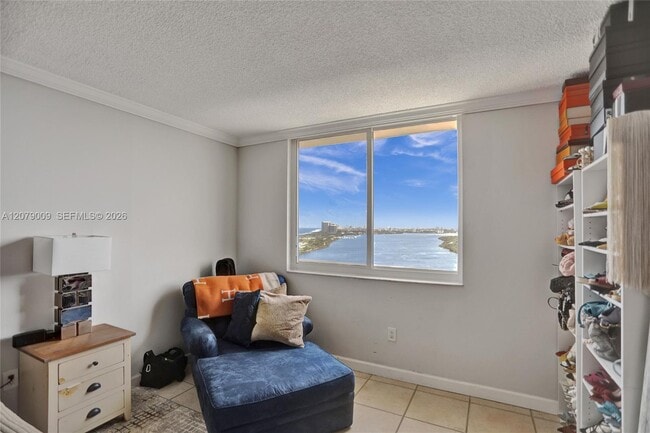 Building Photo - 300 Bayview Dr