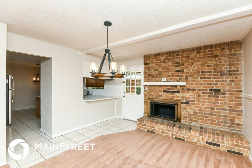 Building Photo - 1034 Meadowbrook Dr