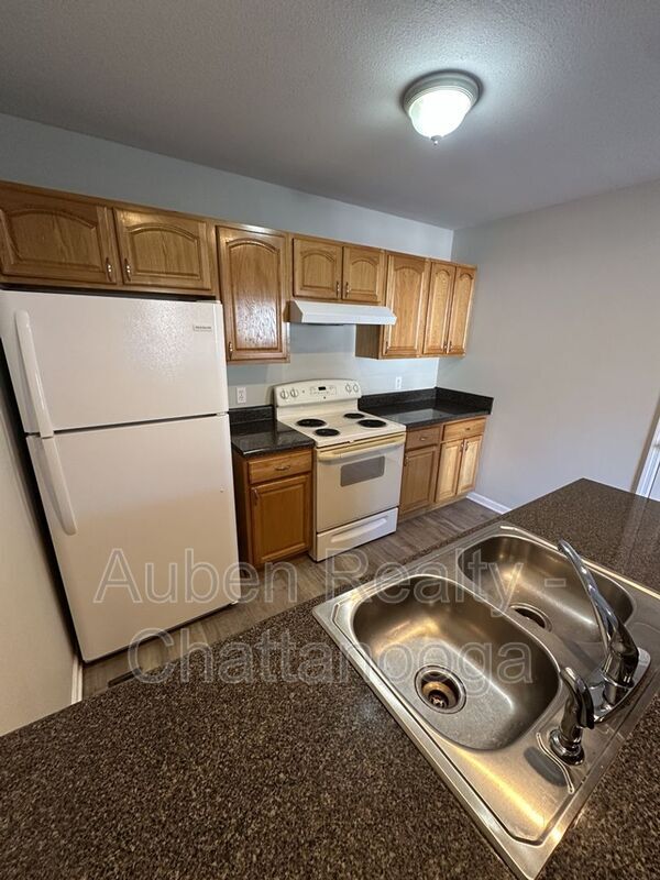 Building Photo - 105 Muskett Dr