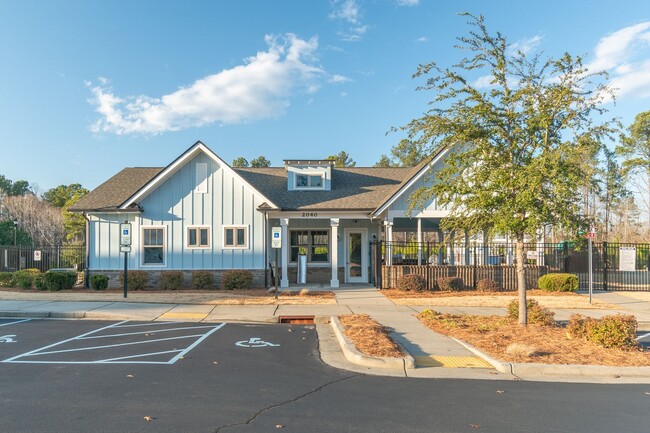 Building Photo - Beautiful and spacious home in Clover, SC!