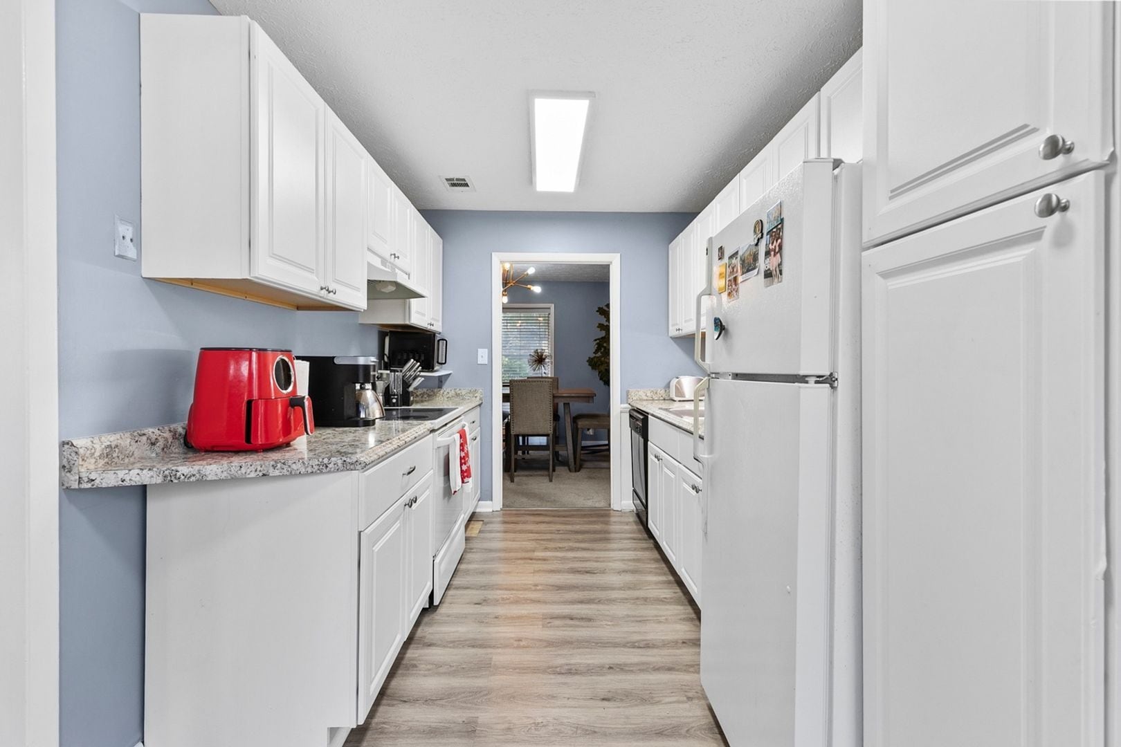 Building Photo - 8740 Roswell Rd