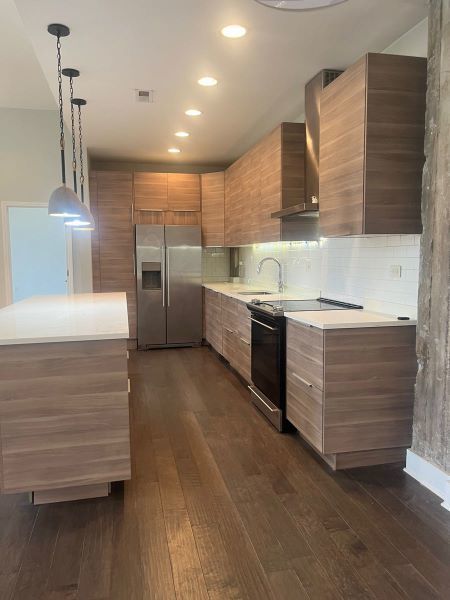 Building Photo - Urban condo close to downtown