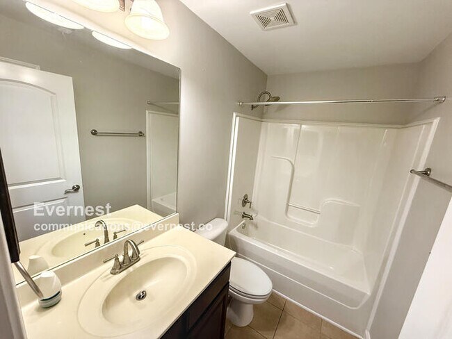 Building Photo - 24752 Rolling Vista Dr