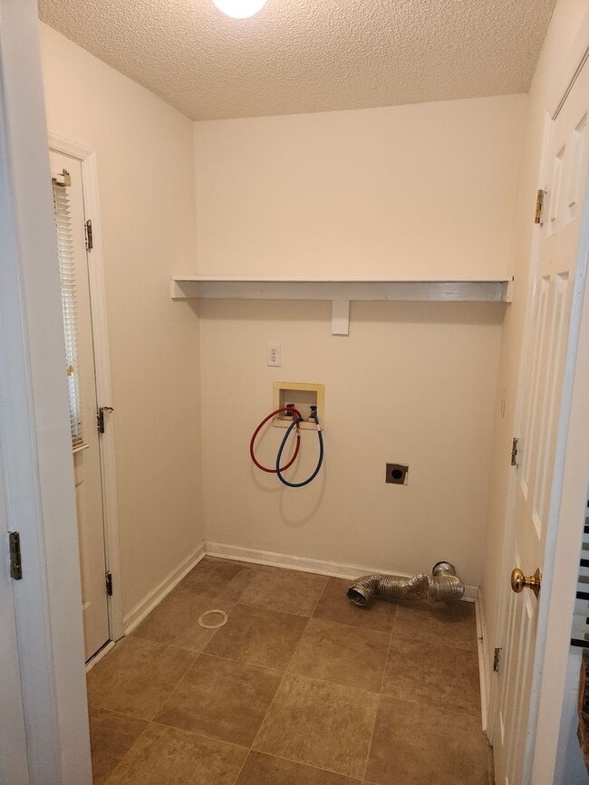 Building Photo - 3 Bedroom 2 Bath for Rent!!!