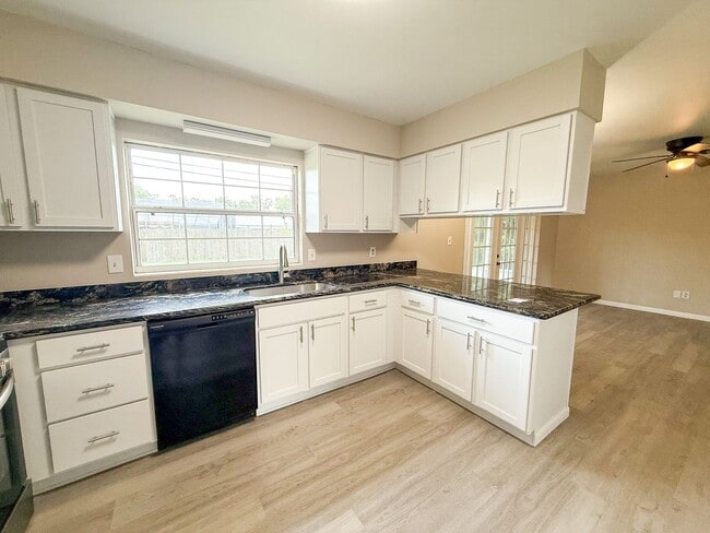 Building Photo - 3331 NW 27th Ave