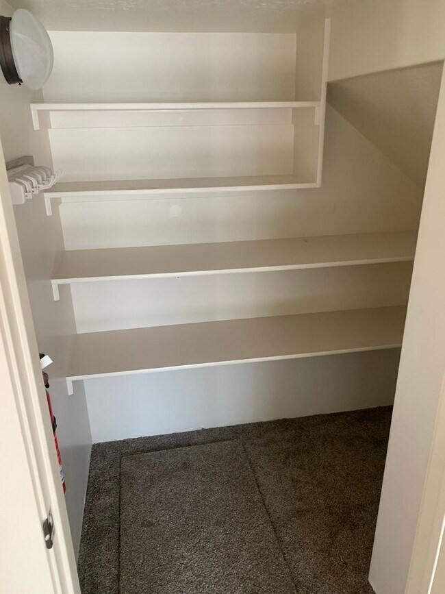 Building Photo - Beautiful 3 bedroom1.5 bath townhome in Price Utah