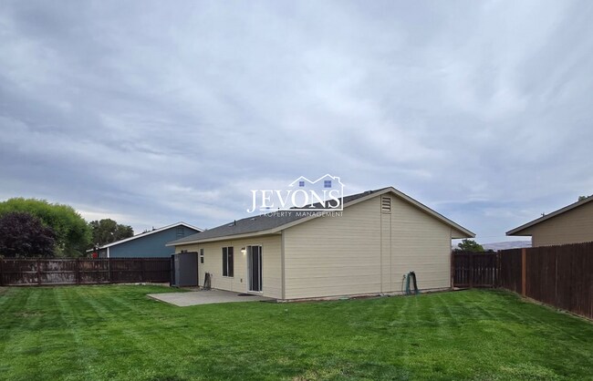 Building Photo - 2134 S 64th Ave