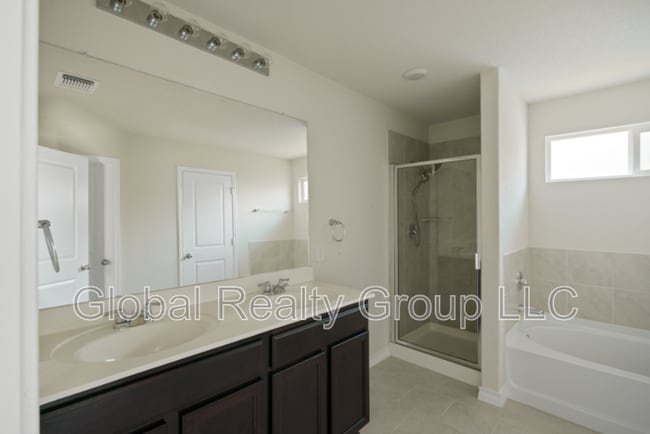 Building Photo - 213 Gravel Gray