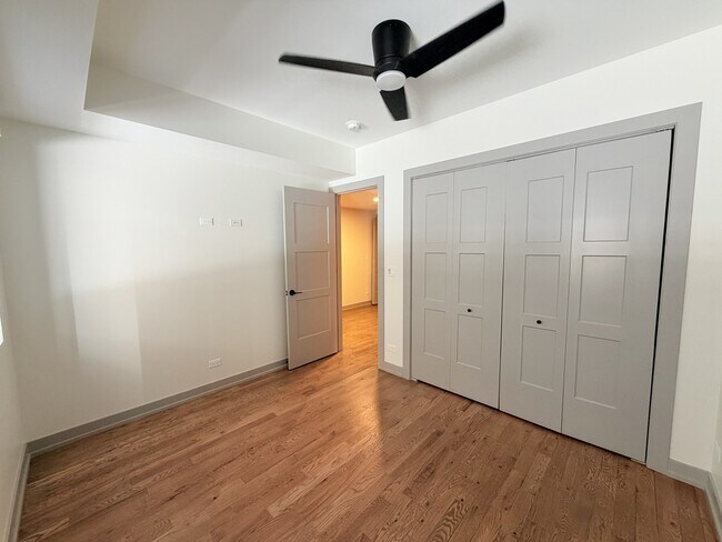 Building Photo - 1333 W Estes Ave