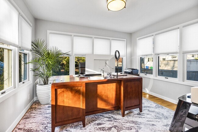 Building Photo - 37 Commonwealth Park