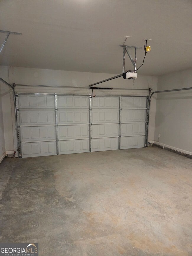 Building Photo - 308 Shine Dr