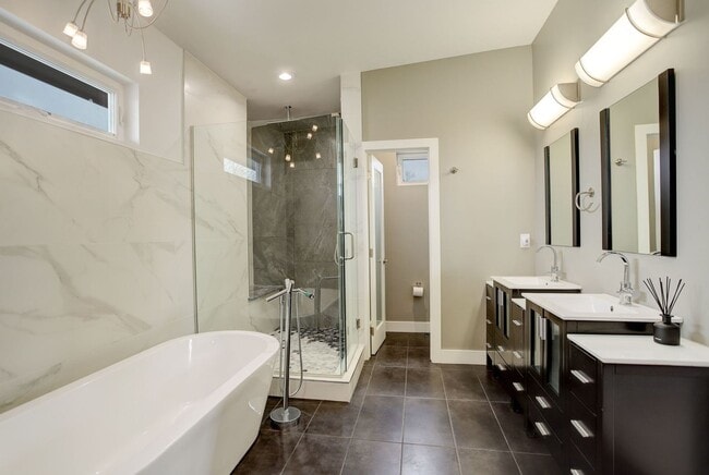Building Photo - 4 Bedroom 3 Bath With Tons of Character Ne...