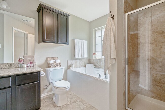 Building Photo - 967 Oak Terrace Dr