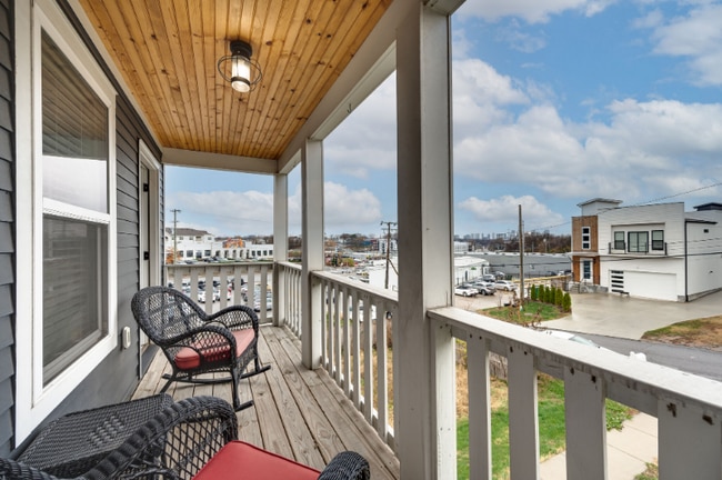 Building Photo - 338 Vivelle Ave