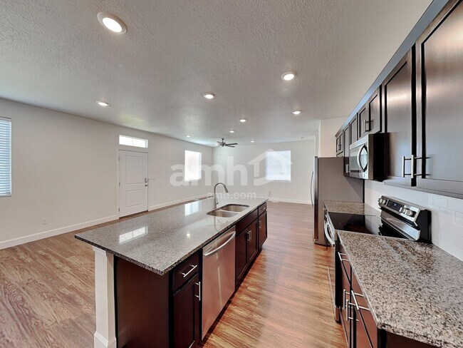 Building Photo - 5936 Verdigris Dr