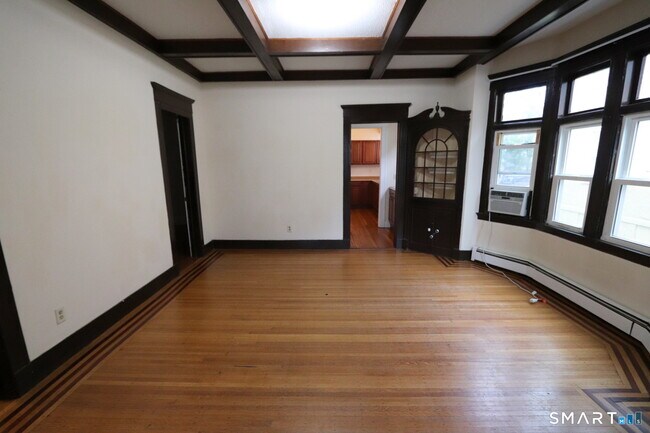 Building Photo - 814 Orange St