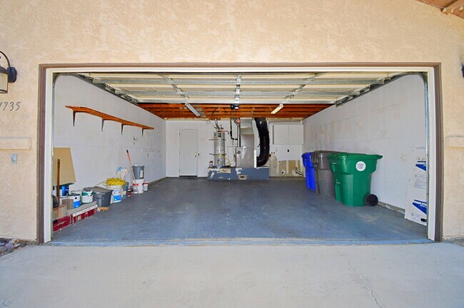 Building Photo - Cozy 3 bed 2 bath Cathedral City home