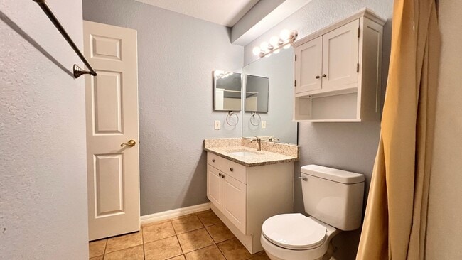 Building Photo - Stylish 2BR/2BA Condo in the Heart of Oviedo – Comfort, Convenience & Resort-Style Living! WASHER...