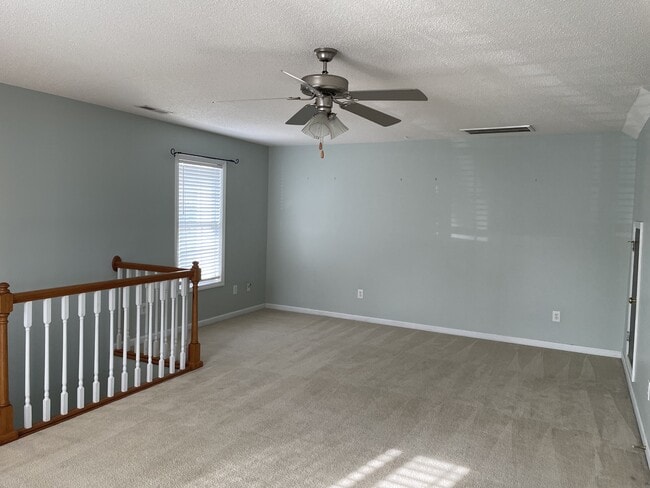 Building Photo - 346 Cresthaven Dr