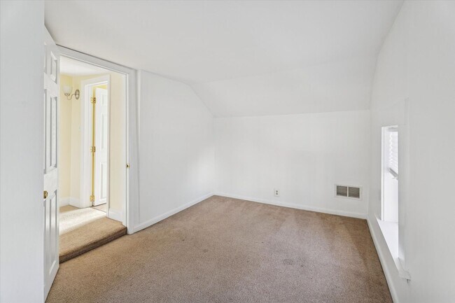 Building Photo - Charming 2-Bedroom Single-Family Home with off Street Parking