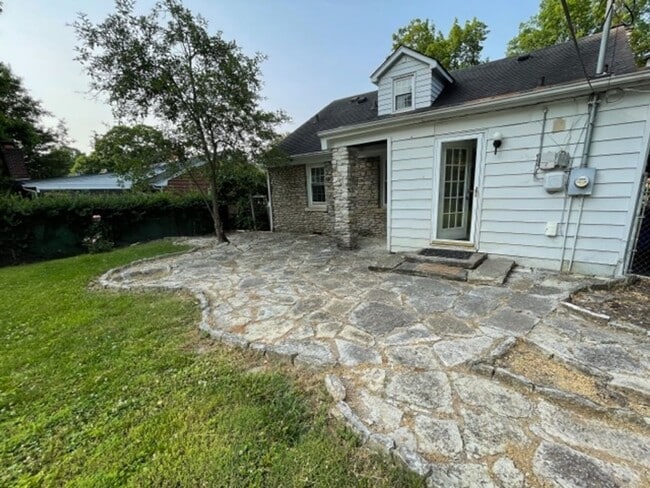 Building Photo - Adorable home located in southside of Lexington    20260604