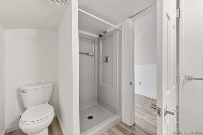 Building Photo - 120 Obtuse Hill Rd