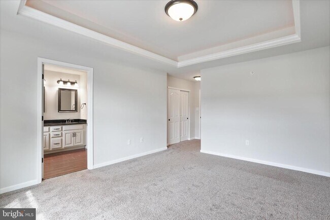 Building Photo - 20 Delano Dr