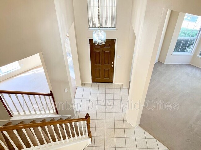 Building Photo - 2320 Kittyhawk Dr