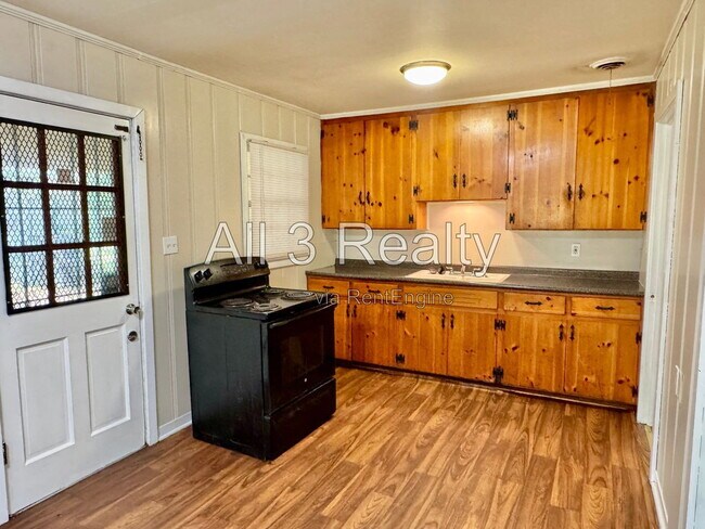 Building Photo - 3727 Audubon Rd