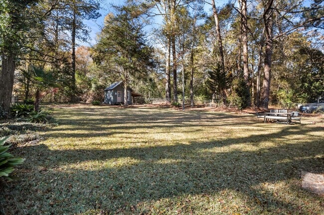 Building Photo - 1 Bedroom 1 Bath Duplex in the Heart of Auburn