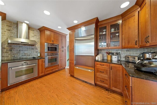 Building Photo - 41 Burr Farms Rd