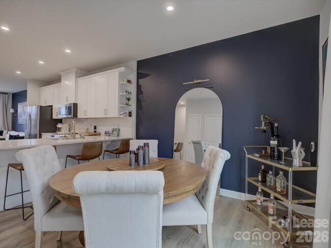 Building Photo - 6112 Station Crossing Ave