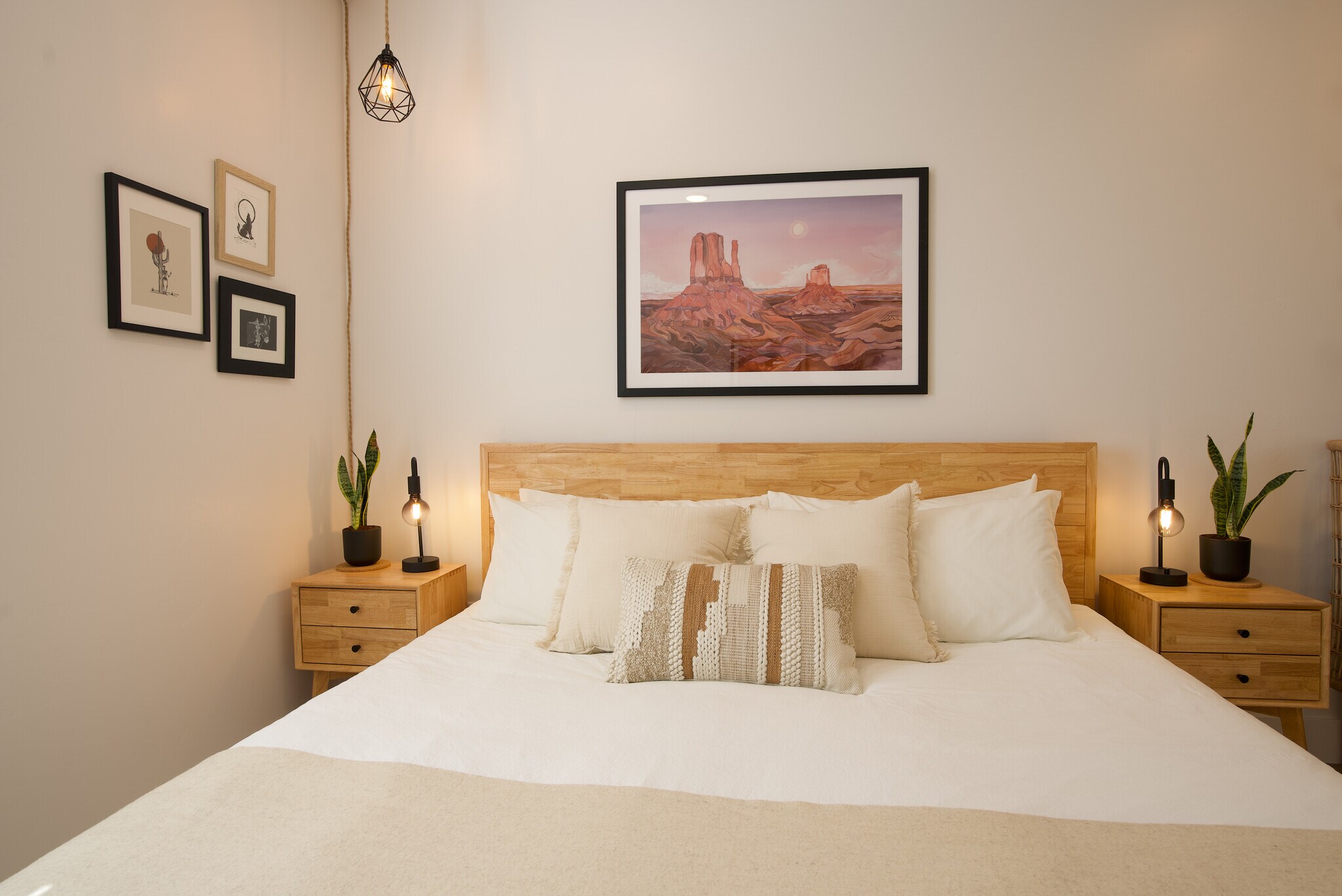 Primary bedroom - 525 N 1st St