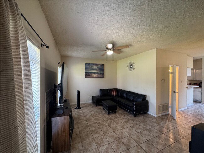 Building Photo - 12300 Brookglade Cir