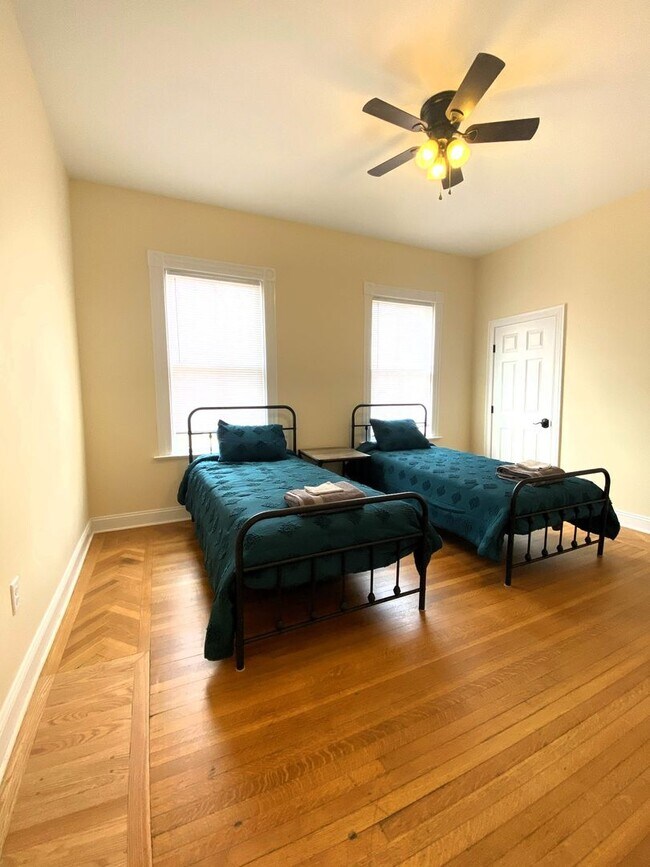 Building Photo - 416 Pearl St