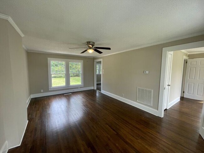 Building Photo - Beautiful 1 bedroom 1 bath duplex in Kannapolis