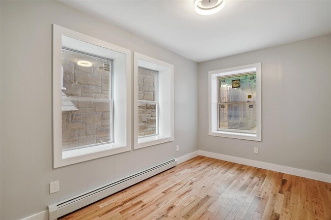 Building Photo - 405 Grand St