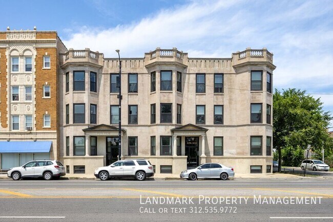 Building Photo - 3036 W North Ave