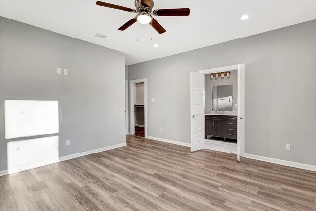 Building Photo - 6824 Dumble St