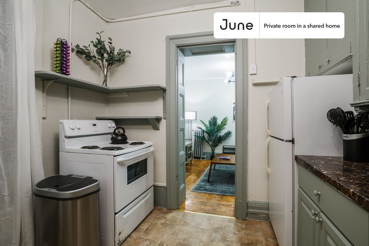 Building Photo - Room in Shared 4 bed/1 bath home